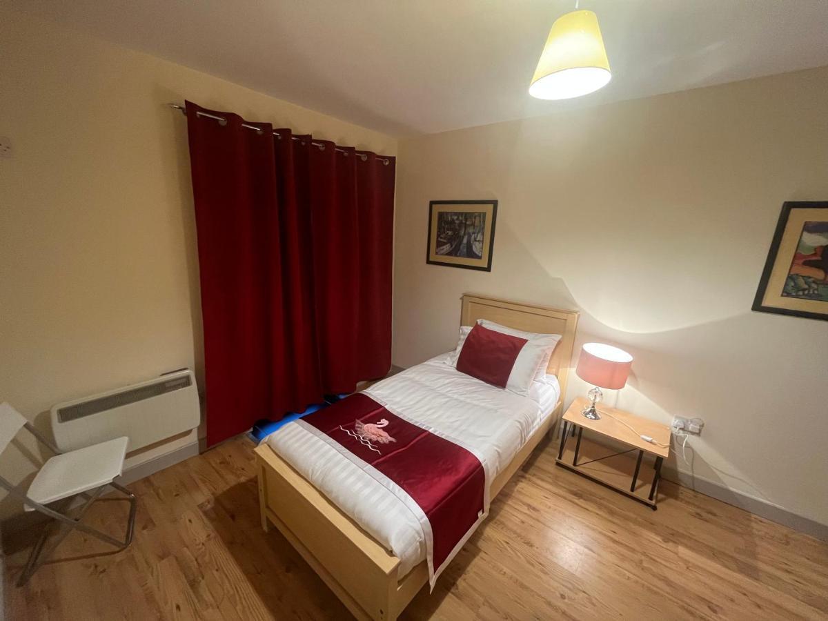 Elegant Rooms And Suites In Knock Knock  Zewnętrze zdjęcie
