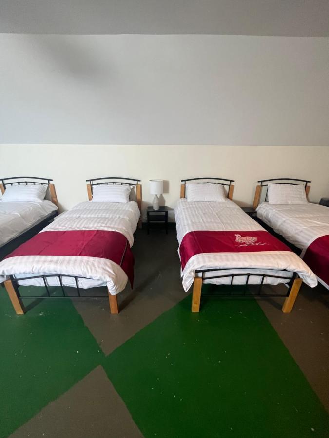 Elegant Rooms And Suites In Knock Knock  Zewnętrze zdjęcie